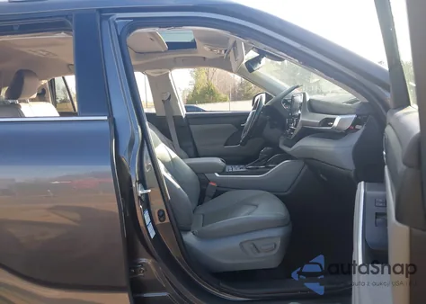 2022 Toyota Highlander Xle из США, поврежденный, VIN 5TDGZRBH8NS217814